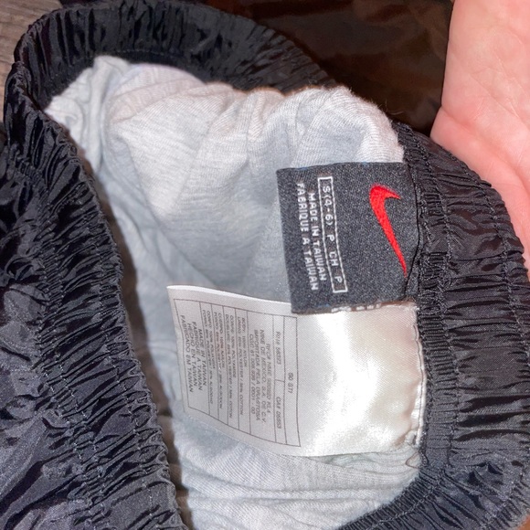 Nike Waterproof pants with cotton lining - Picture 4 of 7